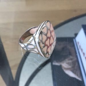Enameled ring